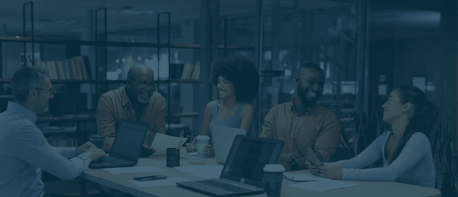 Equipo de trabajo reunido